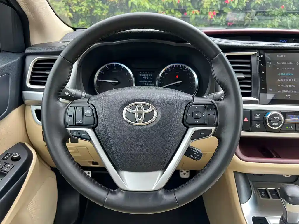 Toyota Highlander 2016 — фото 8
