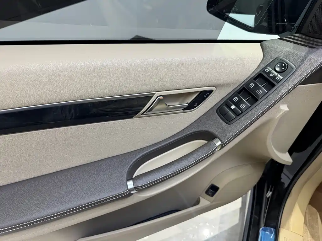 Mercedes-Benz R-Class 2018 — фото 13