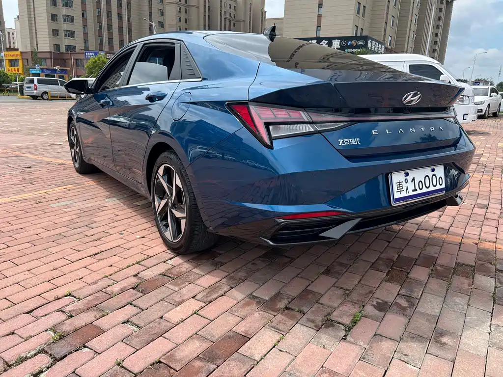 Hyundai Elantra 2022