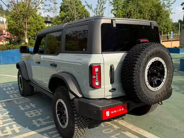 Ford Bronco 2024