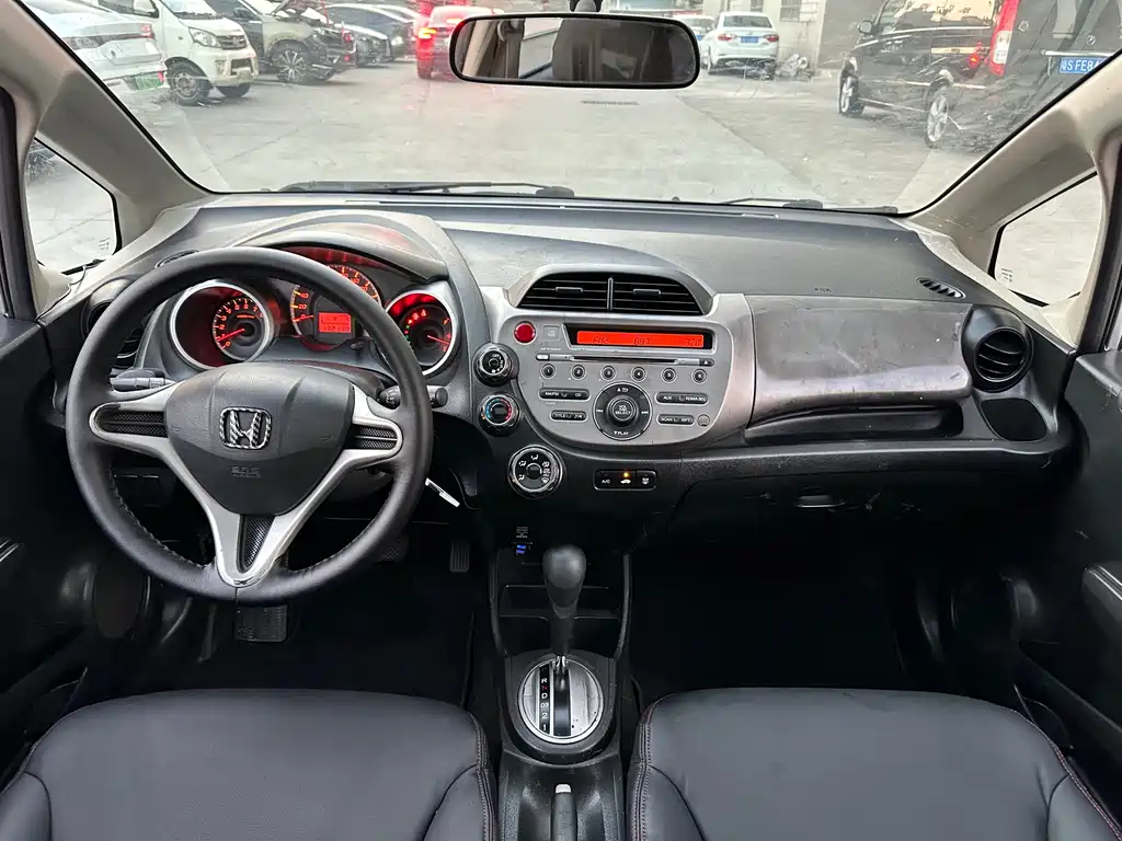 Honda Fit 2011 — фото 19