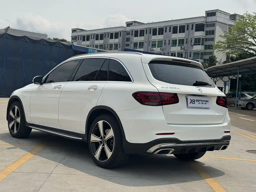 Mercedes-Benz GLC 2022 — фото 3