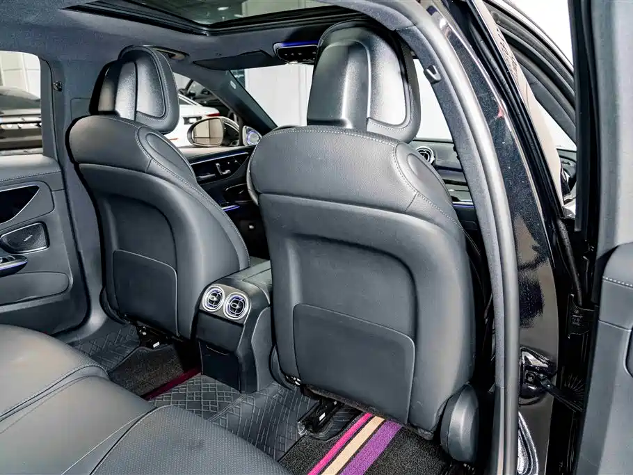 Mercedes-Benz C-Class 2025 — фото 20