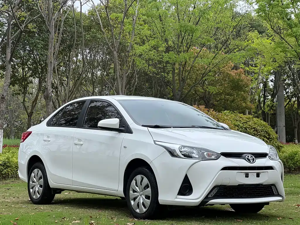 Toyota Yaris L 2019 — фото 3