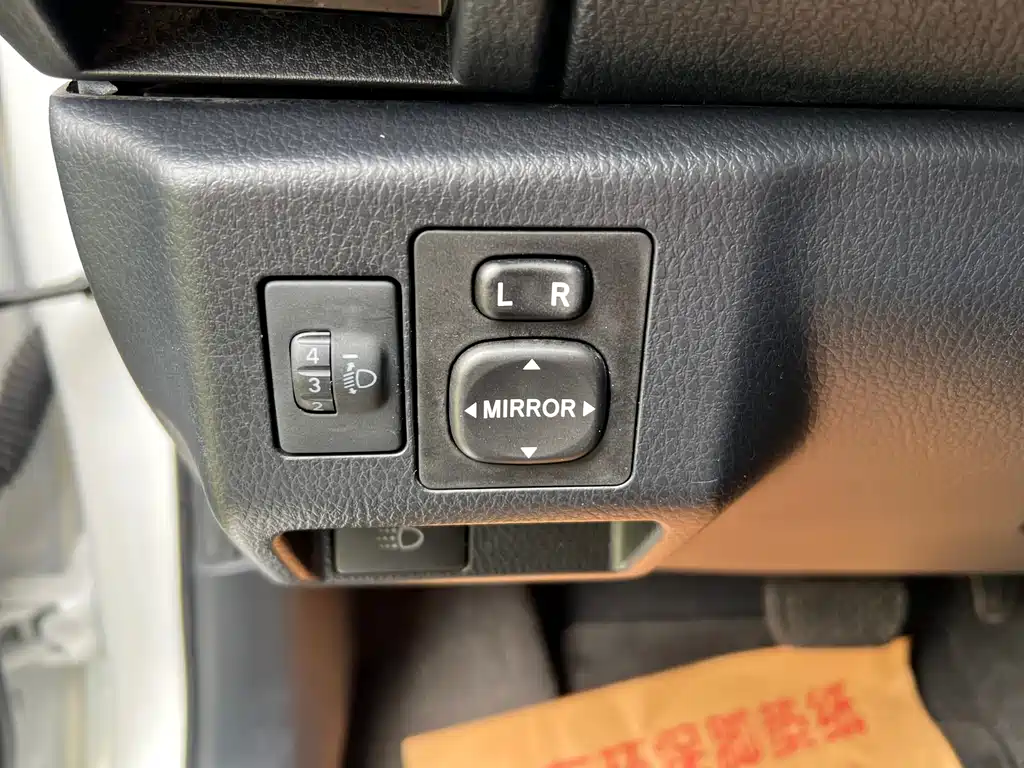 Toyota Yaris L 2019 — фото 17