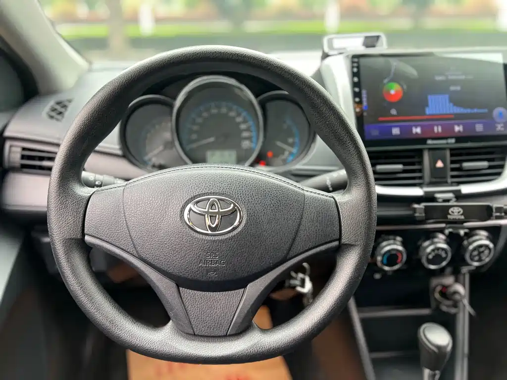 Toyota Yaris L 2019 — фото 11