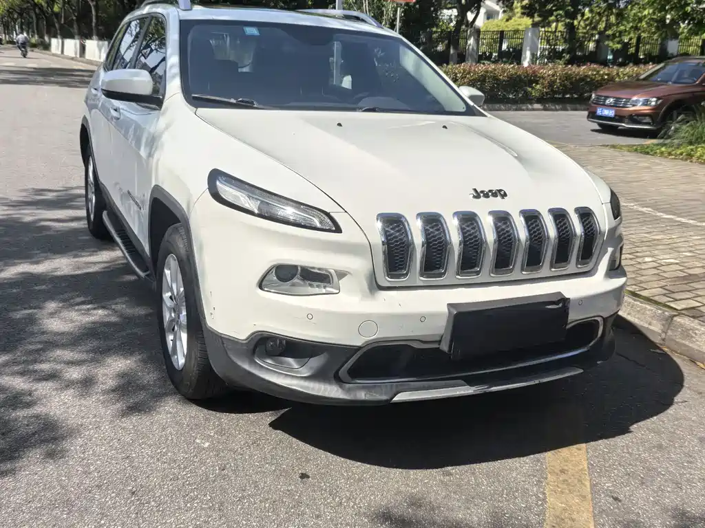 Jeep Cherokee 2016 — фото 1