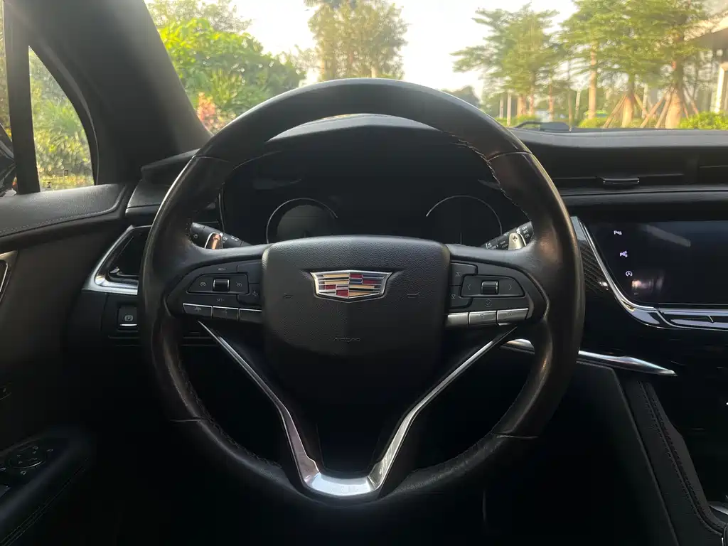 Cadillac XT6 2020 — фото 14