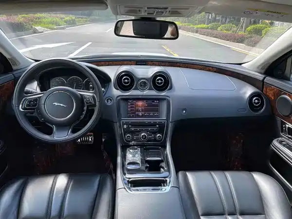 Jaguar XJ 2014