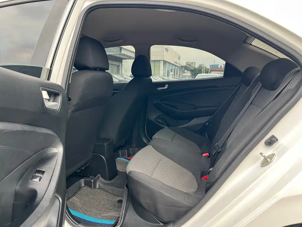 Hyundai Verna 2019 — фото 8