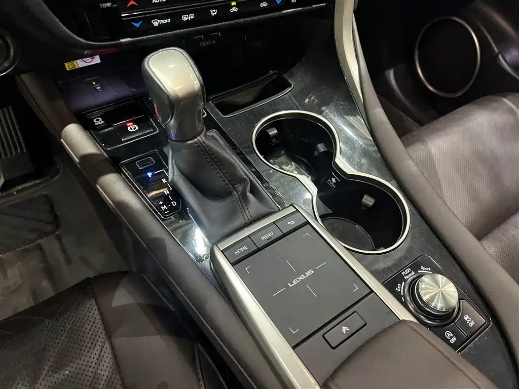 Lexus RX 2022 — фото 17