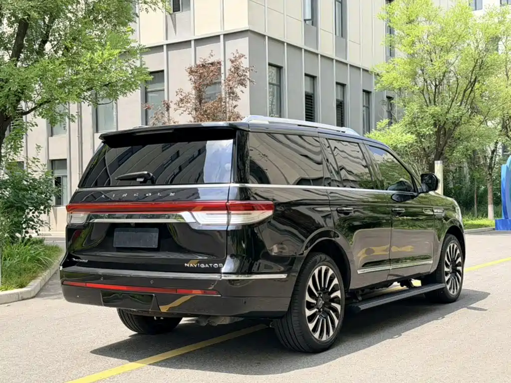 Lincoln Navigator 2023 — фото 12