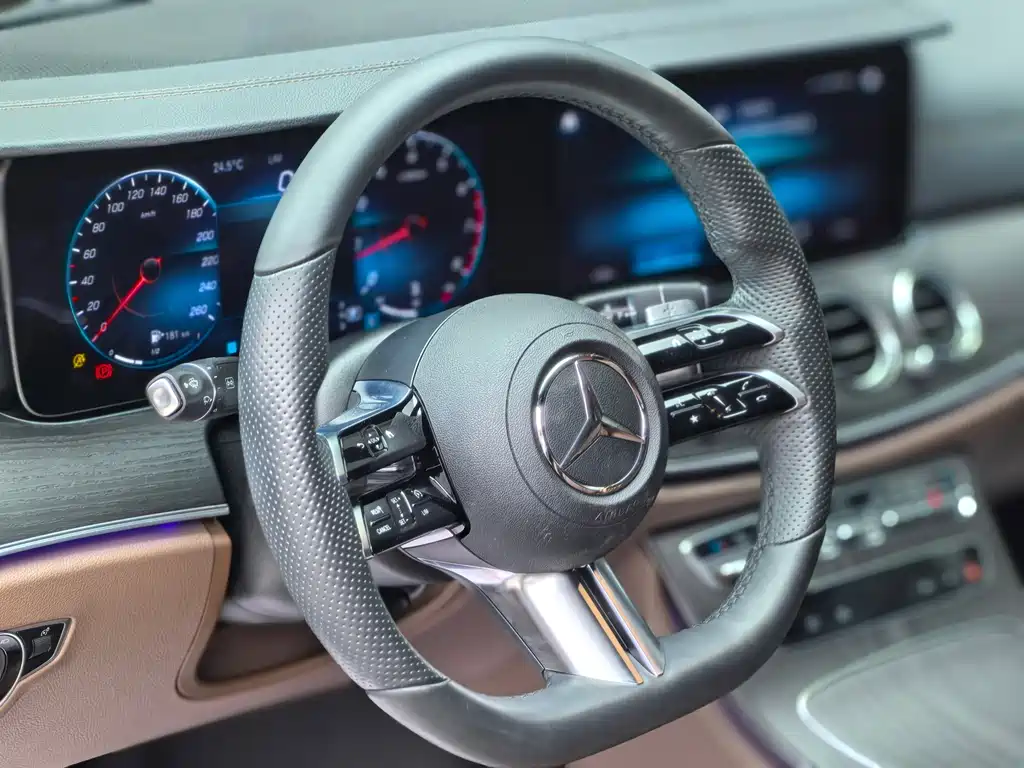 Mercedes-Benz E-Class 2022 — фото 6