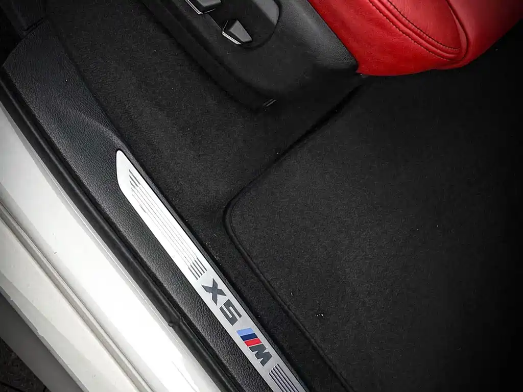 BMW X5 M 2017 — фото 9