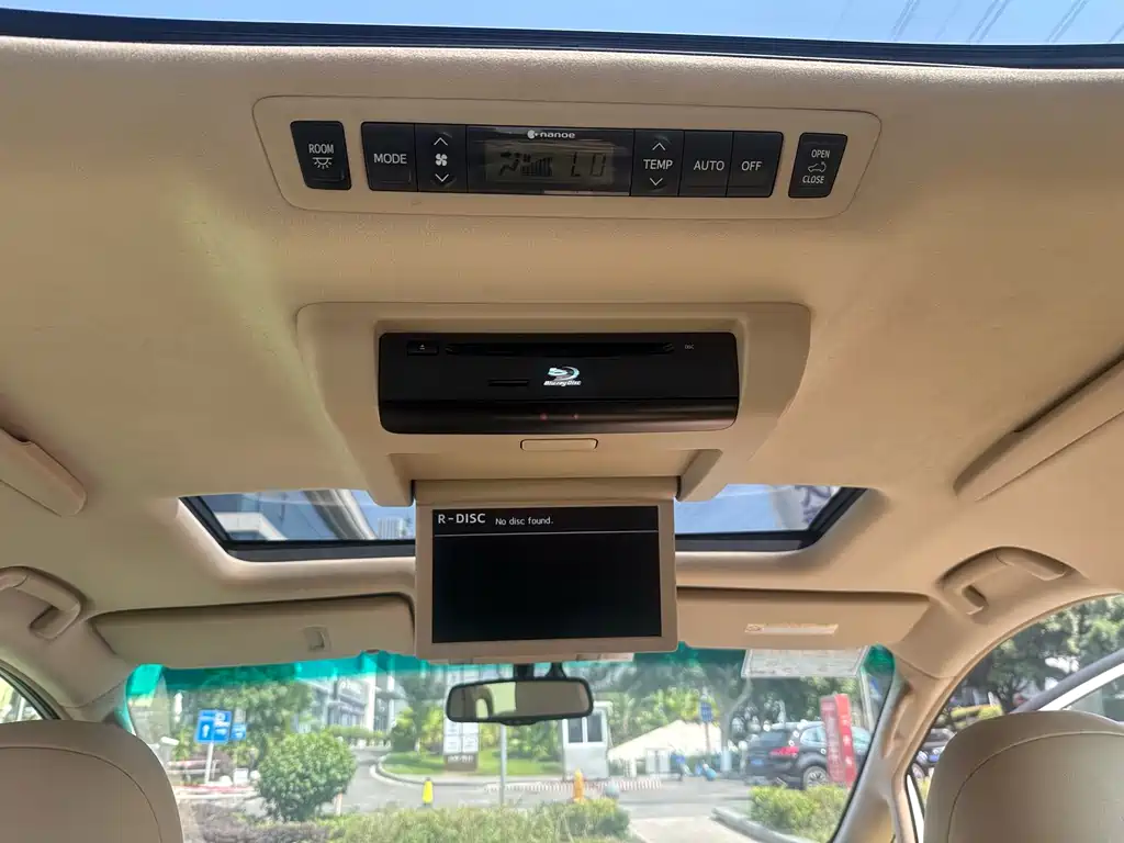 Toyota Alphard 2012 — фото 20