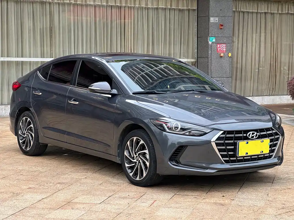Hyundai Elantra 2020 — фото 3