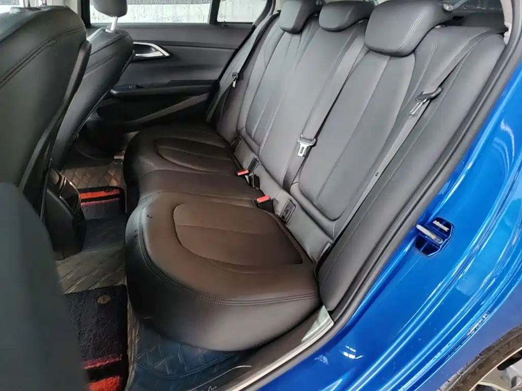 BMW 1 Series 2018 — фото 17