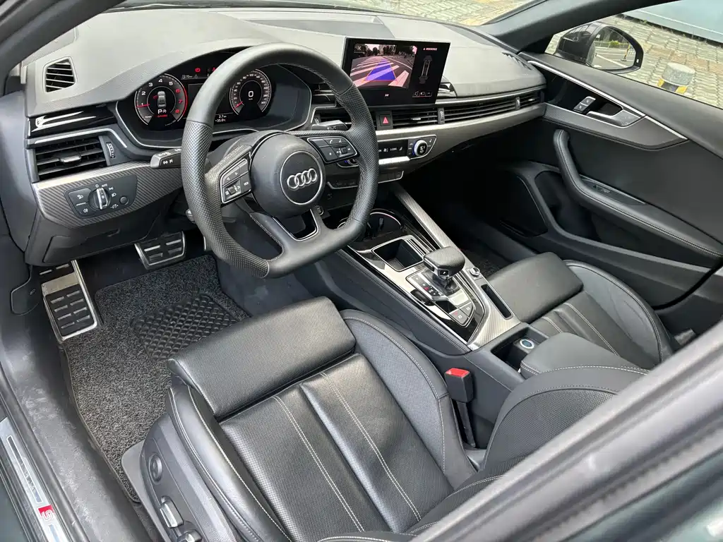 Audi A4L 2024 — фото 10