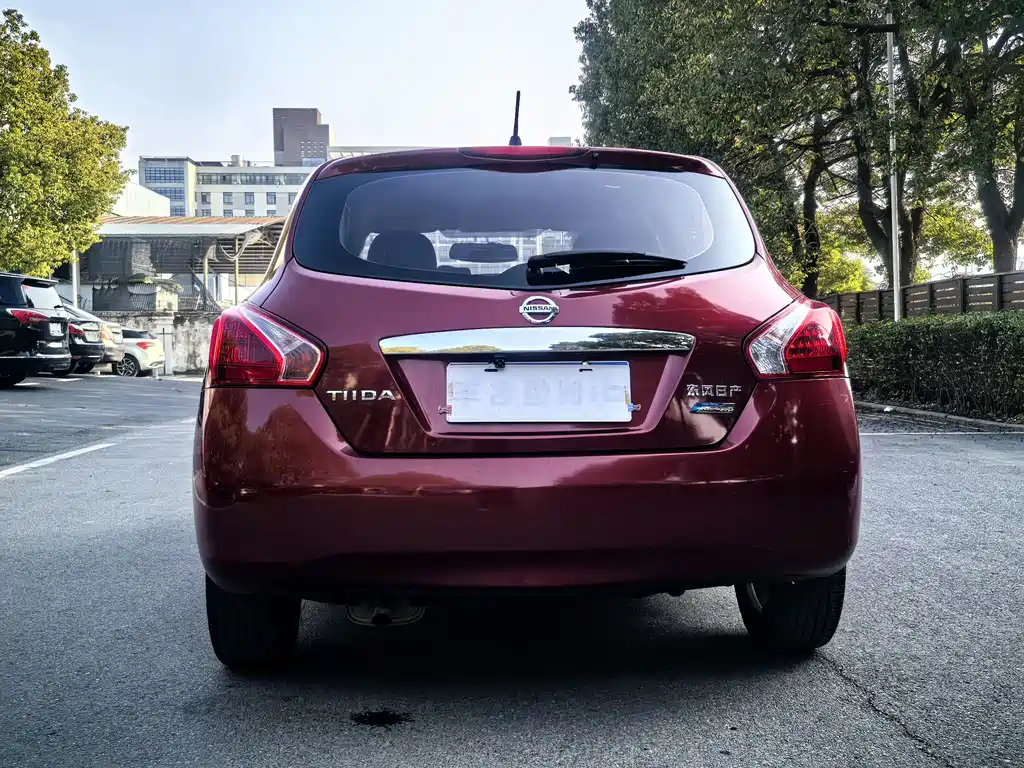 Nissan Tiida 2016 — фото 11