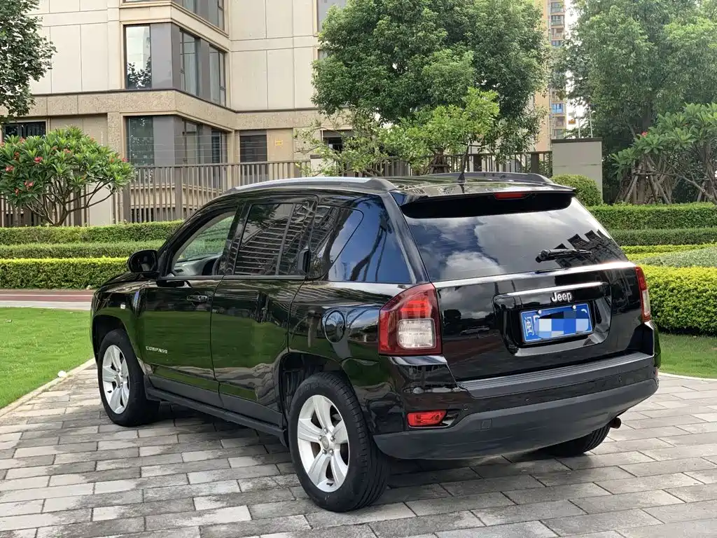 Jeep Compass 2015 — фото 6