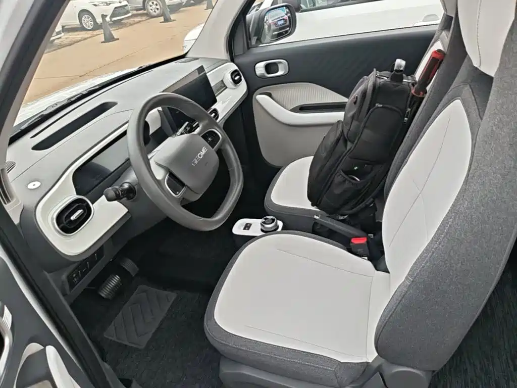 Geely Galaxy Panda 2025 — фото 15