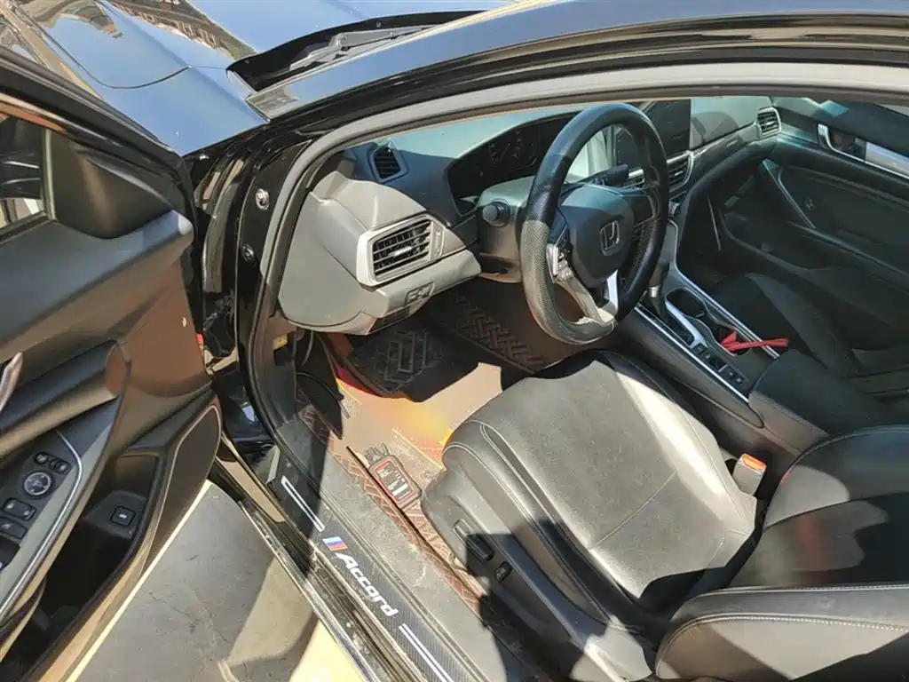 Honda Accord 2022 — фото 16