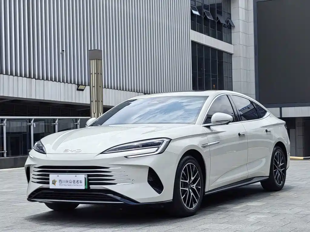 BYD Seal 07 DM-i 2024 — фото 1