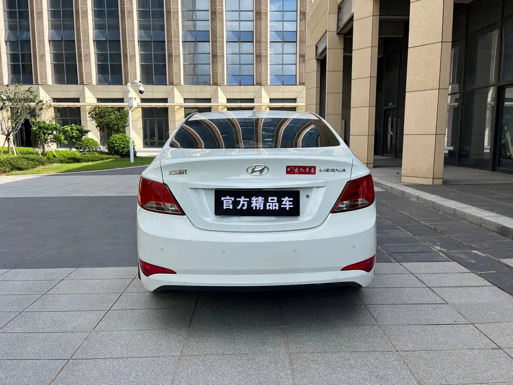 Hyundai Verna 2017 — фото 22