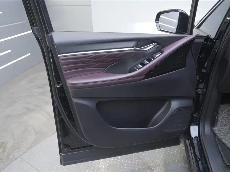 GAC Motor Trumpchi M8 2025 — фото 20