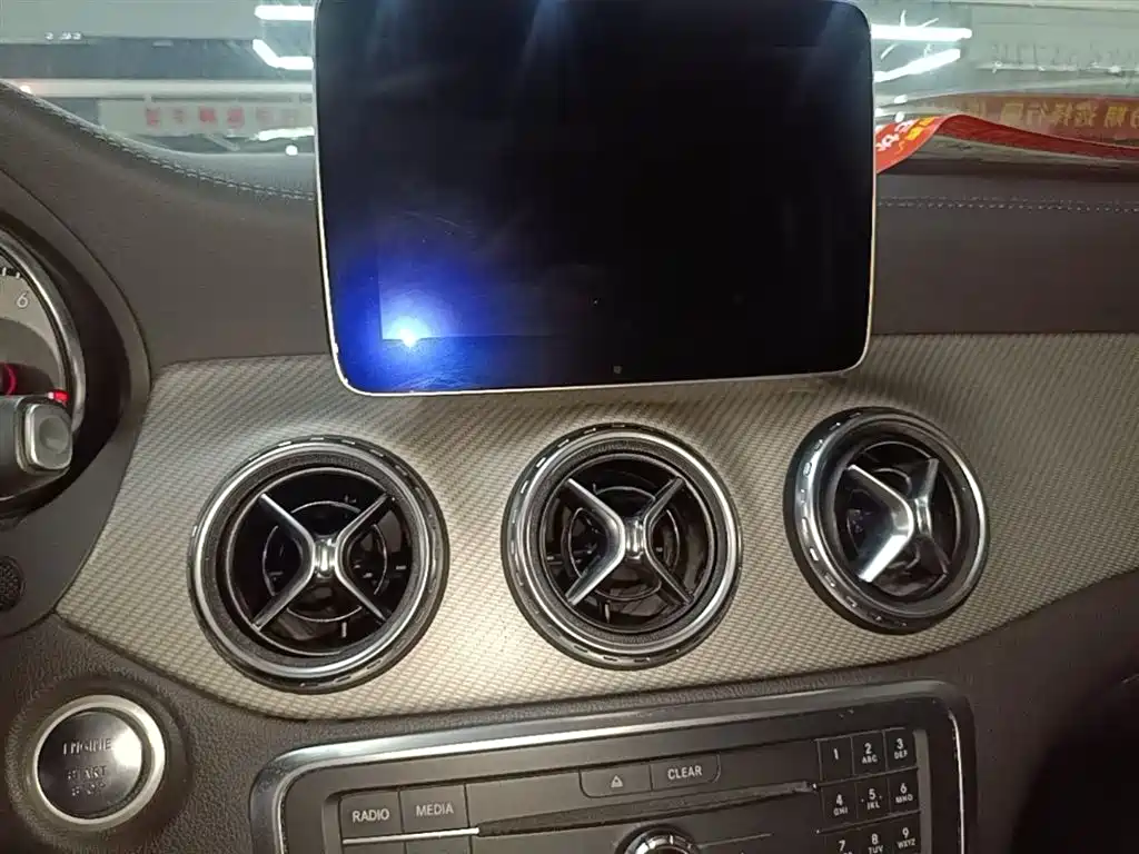 Mercedes-Benz GLA 2017 — фото 13