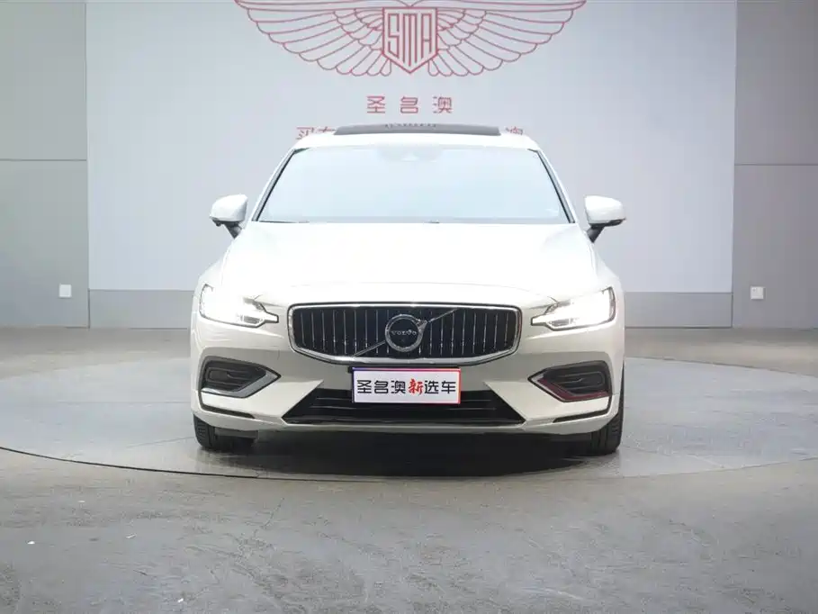 Volvo S60 2021 — фото 2
