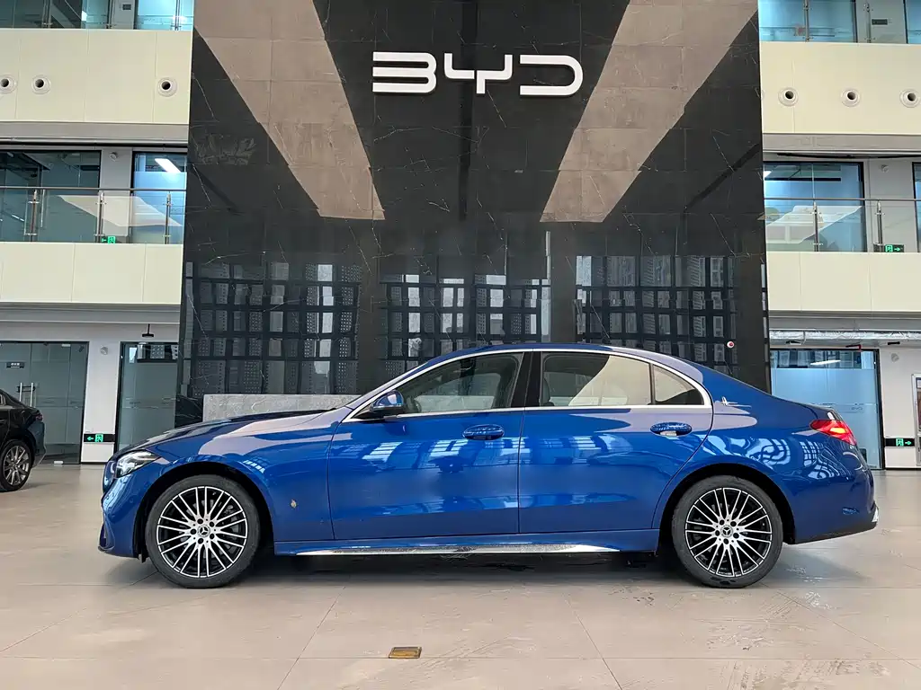 Mercedes-Benz C-Class 2022 — фото 3