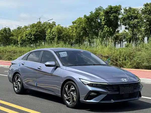Hyundai Elantra 2024
