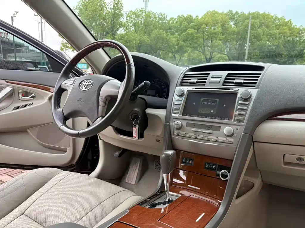 Toyota Camry 2013 — фото 8