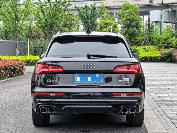 Audi Q5L 2020