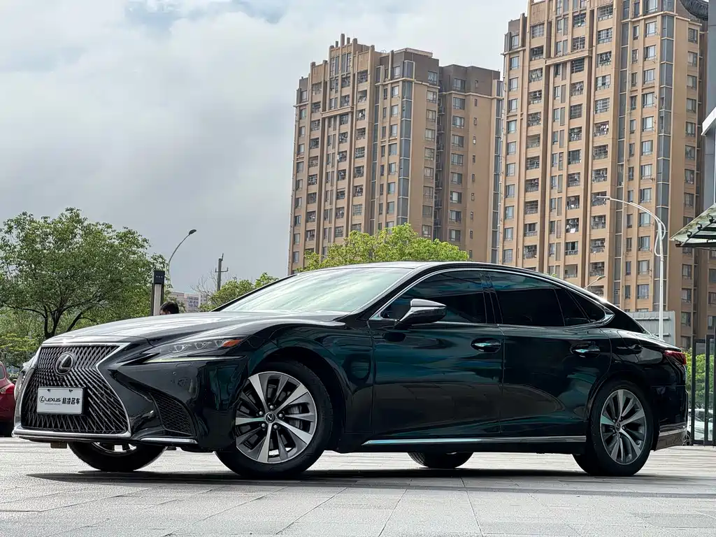 Lexus LS 2019 — фото 1