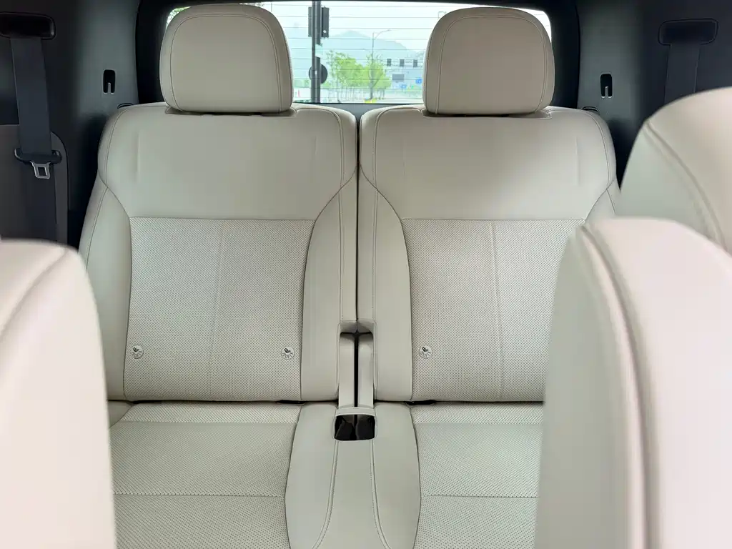 Li Auto i8 2025 — фото 10