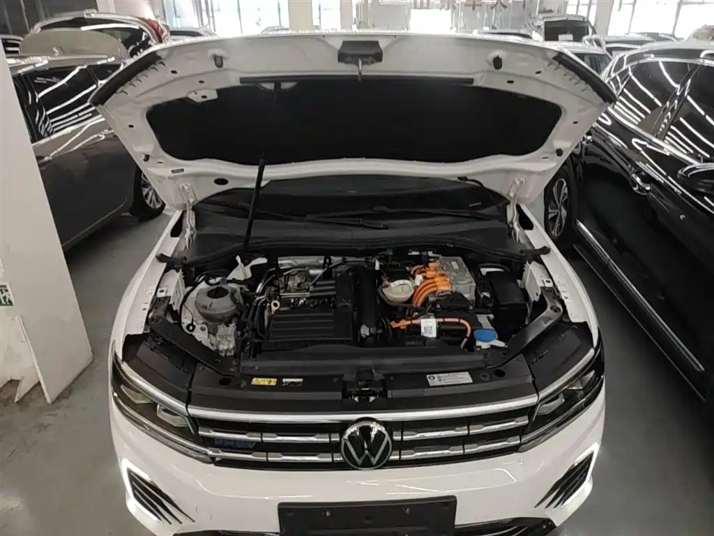 Volkswagen Tiguan L PHEV 2021 — фото 20