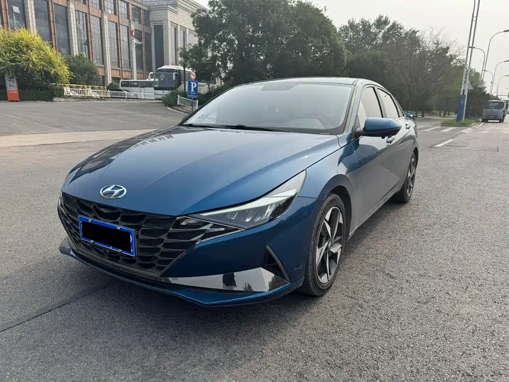 Hyundai Elantra 2022 — фото 1