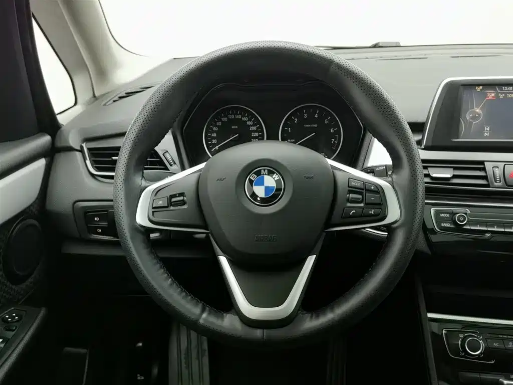 BMW 2 Series Active Tourer 2016 — фото 11