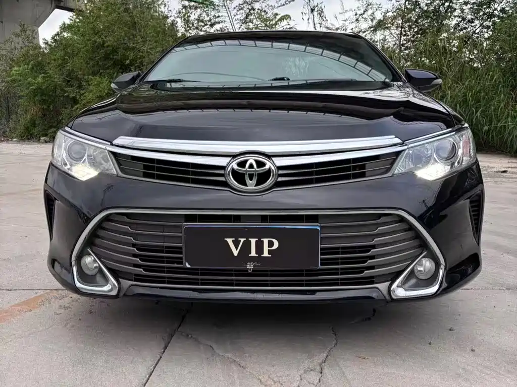 Toyota Camry 2015 — фото 2
