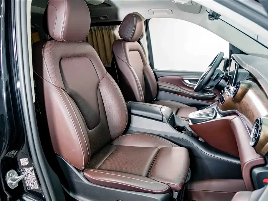 Mercedes-Benz V-Class 2023 — фото 20