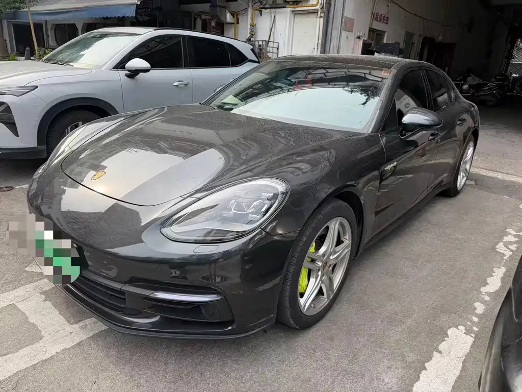 Porsche Panamera Hybrid 2024