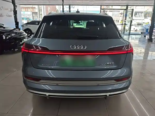 Audi e-tron 2021