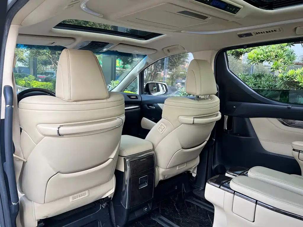 Toyota Alphard 2021 — фото 6