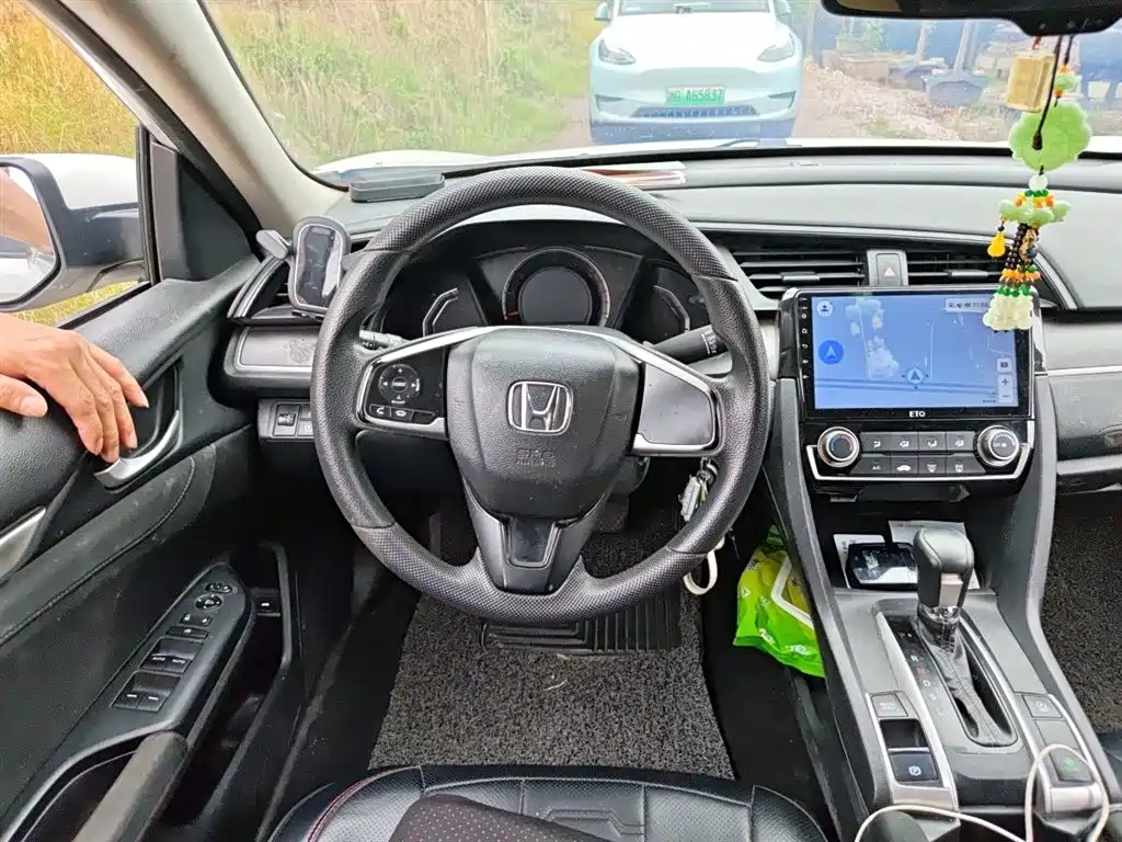 Honda Civic 2018 — фото 11