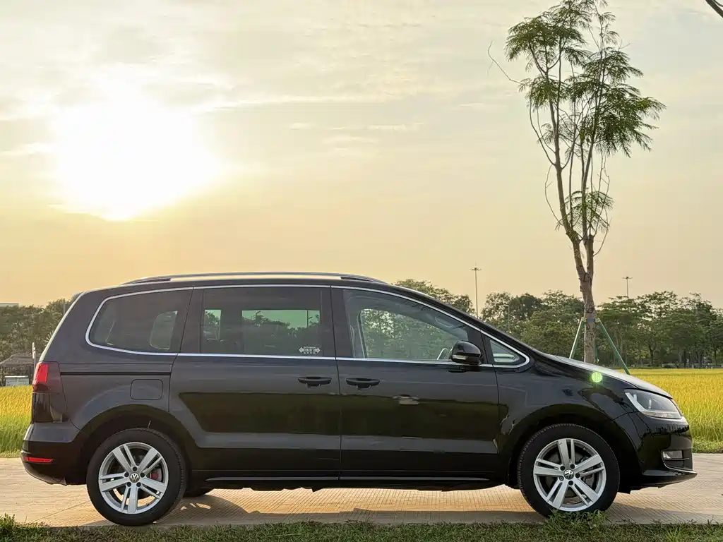Volkswagen Sharan 2017 — фото 5
