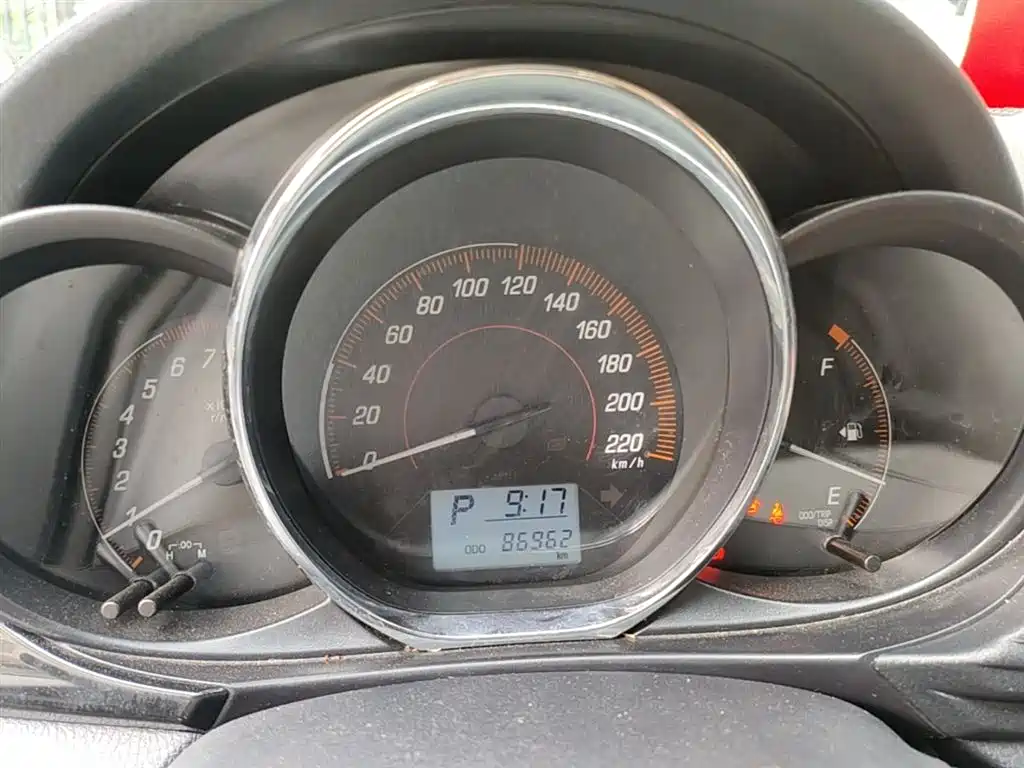 Toyota Yaris L 2020 — фото 12