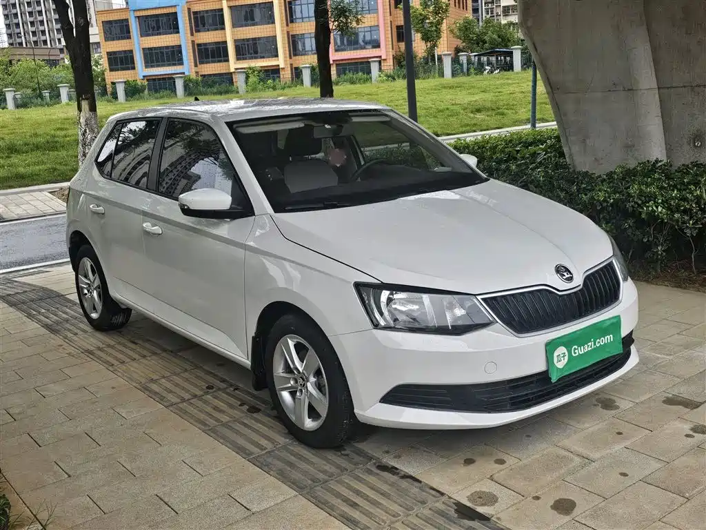 Skoda Fabia 2017 — фото 4