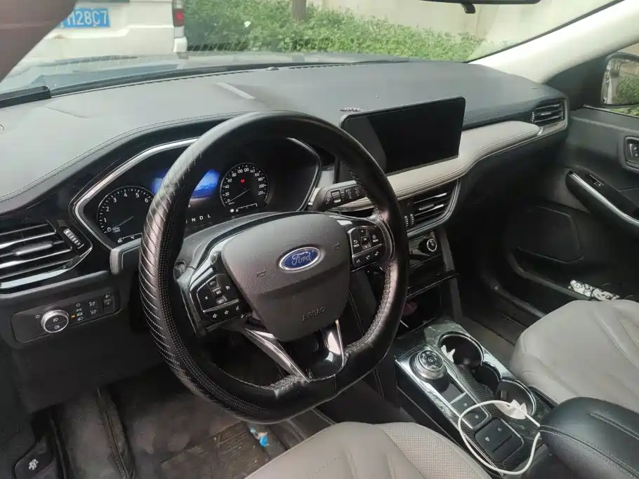 Ford Edge 2020 — фото 12